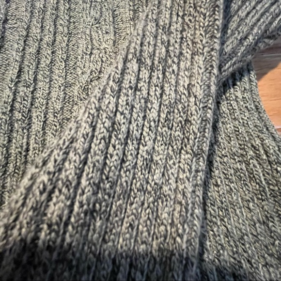 🤍 heathered green turtleneck sweater 🤍 - Picture 4 of 5